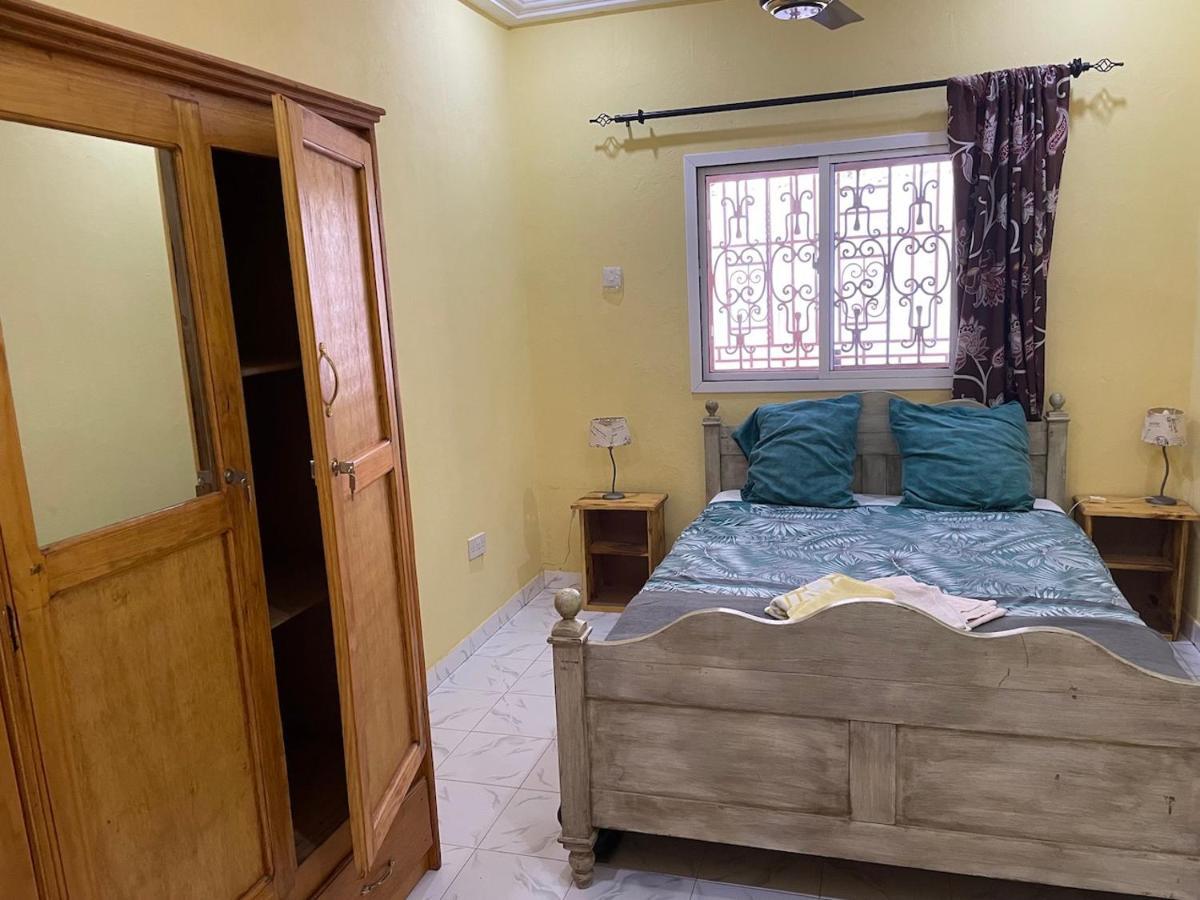The Compound Bed & Breakfast Bijilo Exterior photo