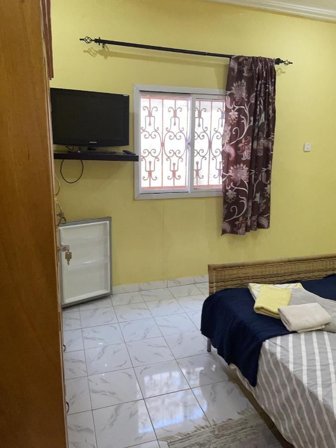 The Compound Bed & Breakfast Bijilo Exterior photo