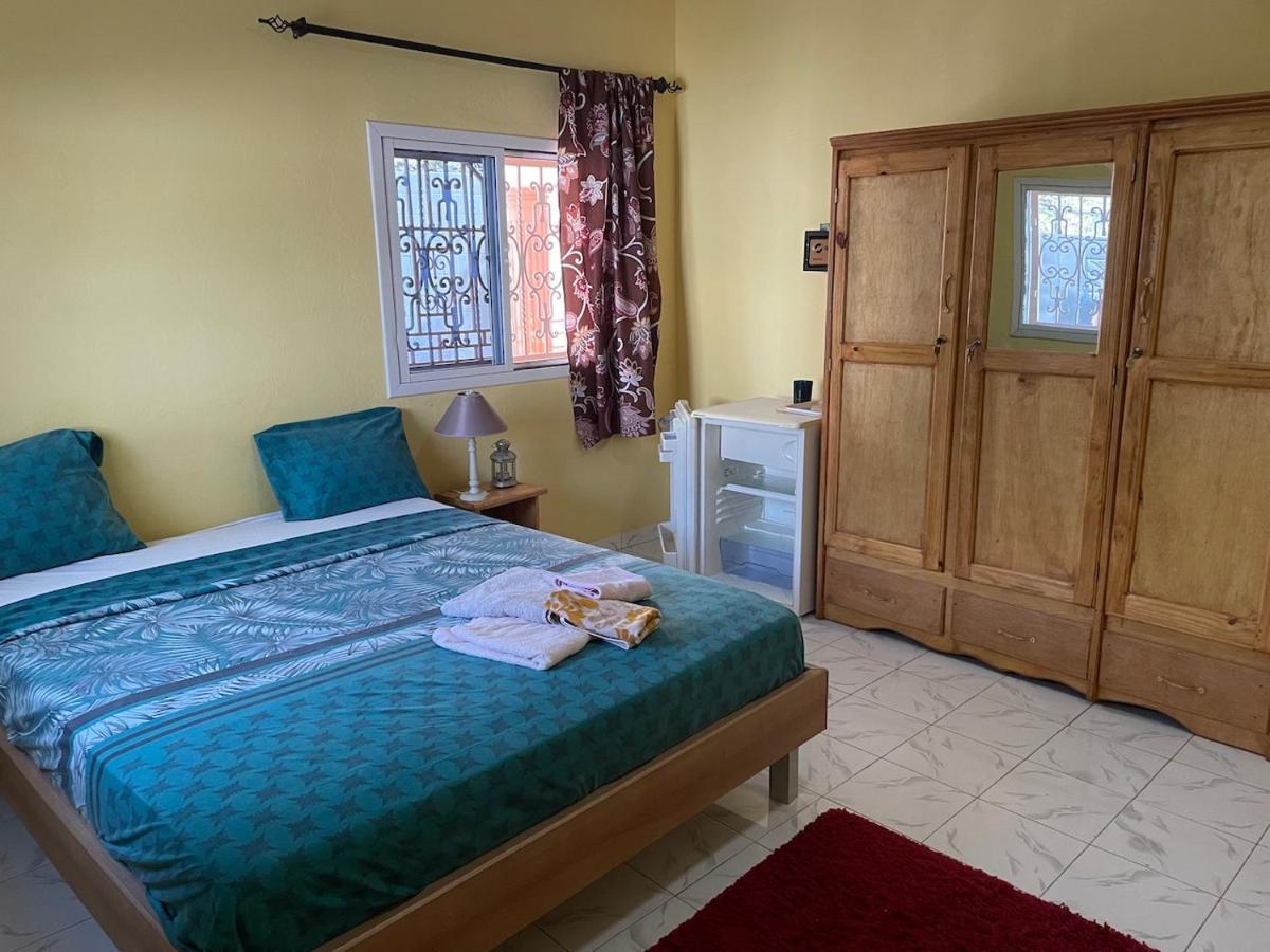The Compound Bed & Breakfast Bijilo Exterior photo